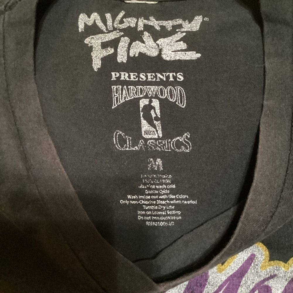Mighty Fine NBA Hardwood Classics Los Angeles Lakers V-Neck Graphic Tee Black M - Picture 8 of 8